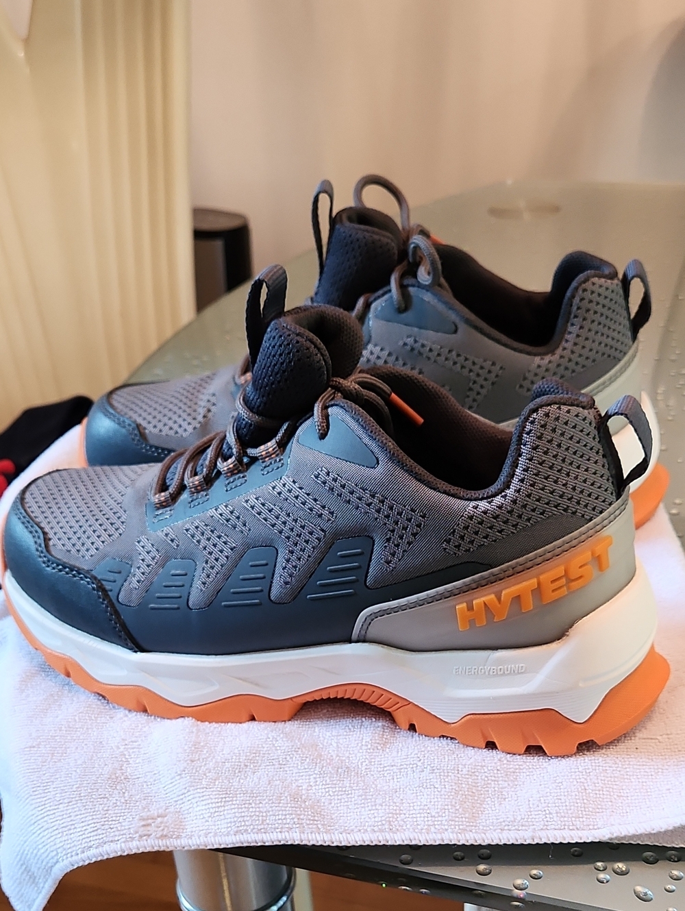 HYTEST Men’s Athletic Shoes in Gray and Orange